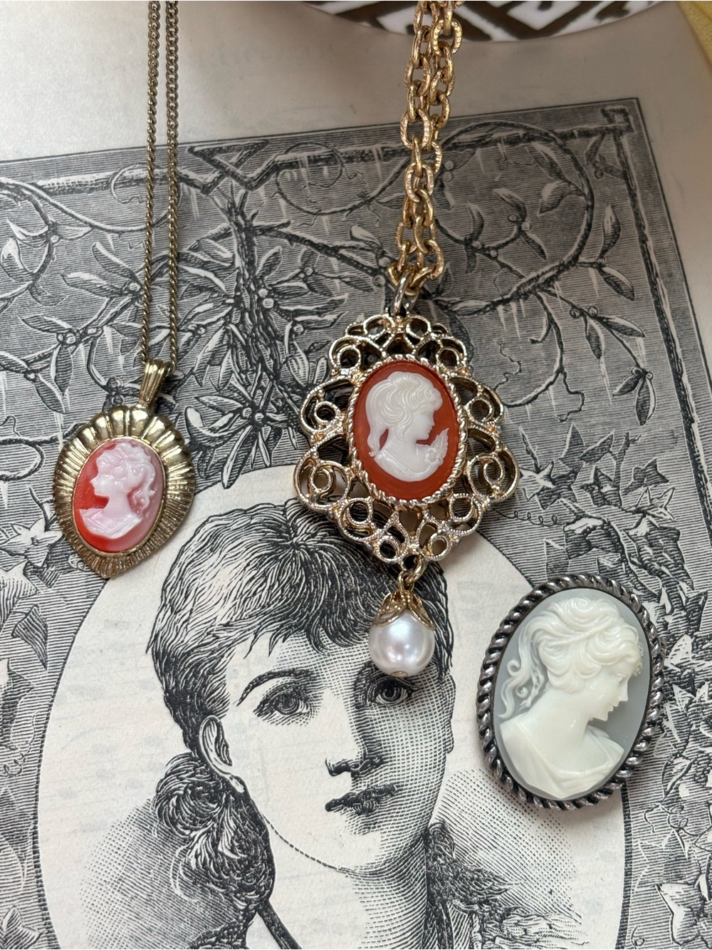cameo Gold Pendant Necklace Set with Coral, Pink and White Cameos